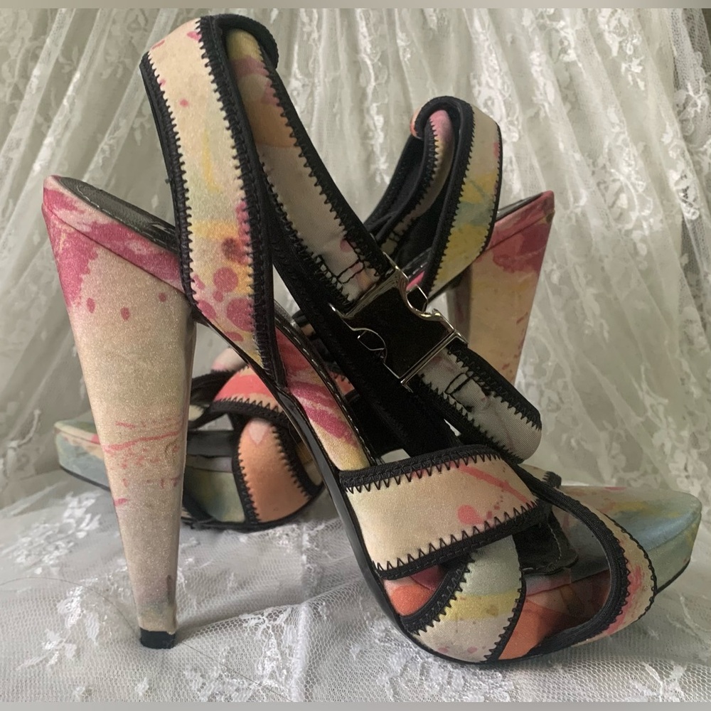 REPORT SIGNATURE Faux satin+platform+strappy heel.